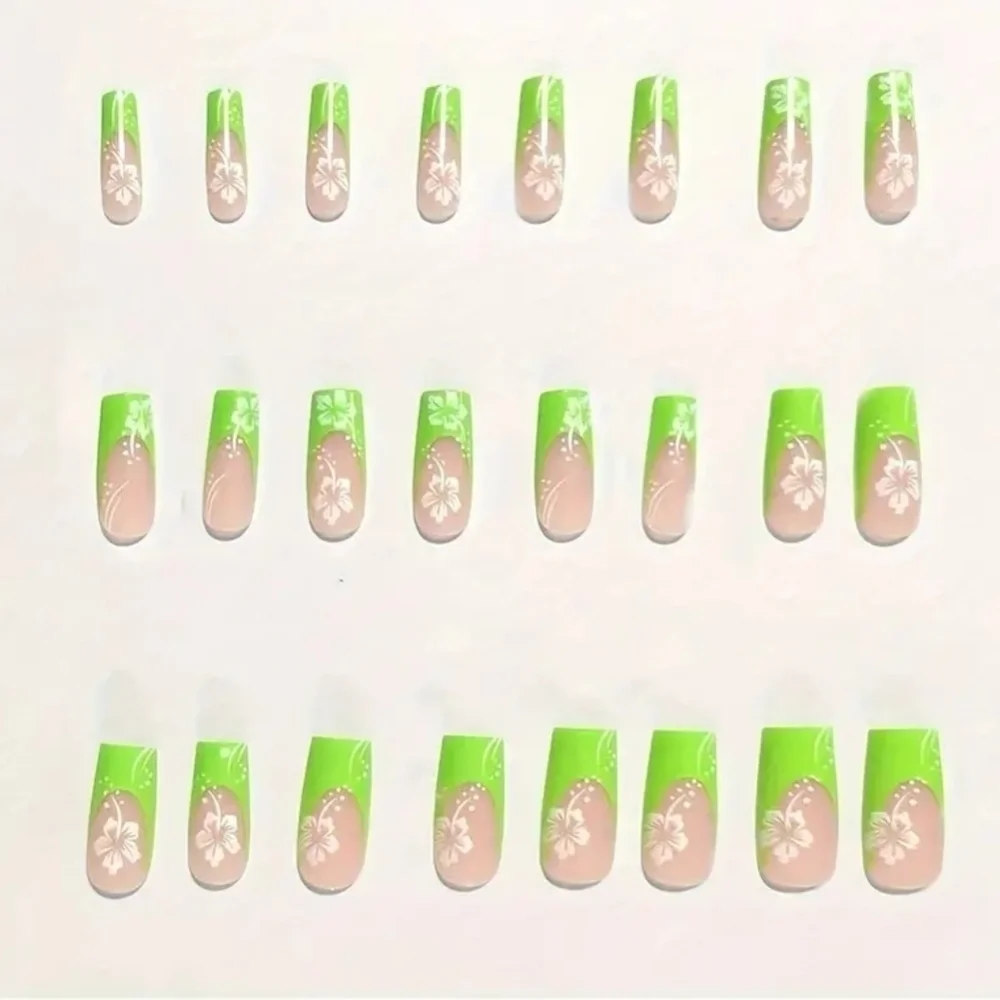 24 Pieces Fake press on nails